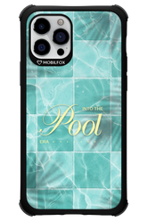 Into the Pool - Apple iPhone 12 Pro