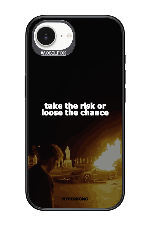 RISK - Apple iPhone 16e