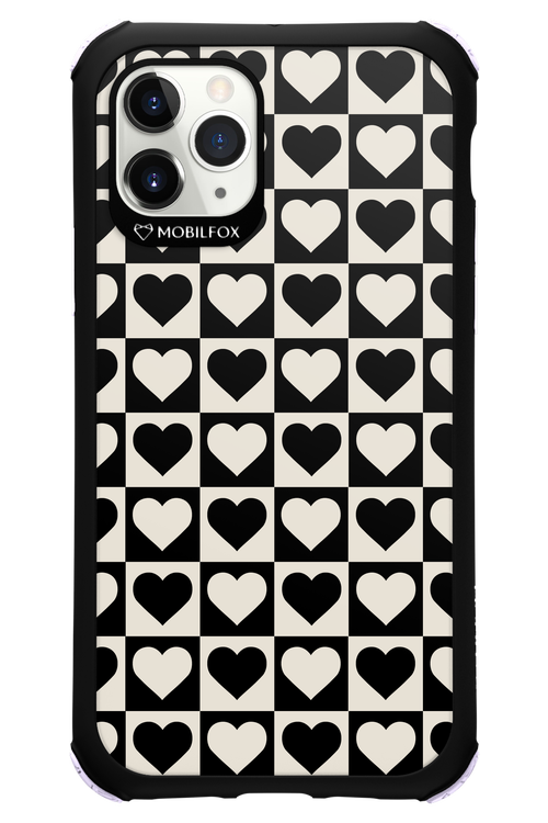 Checkered Heart - Apple iPhone 11 Pro