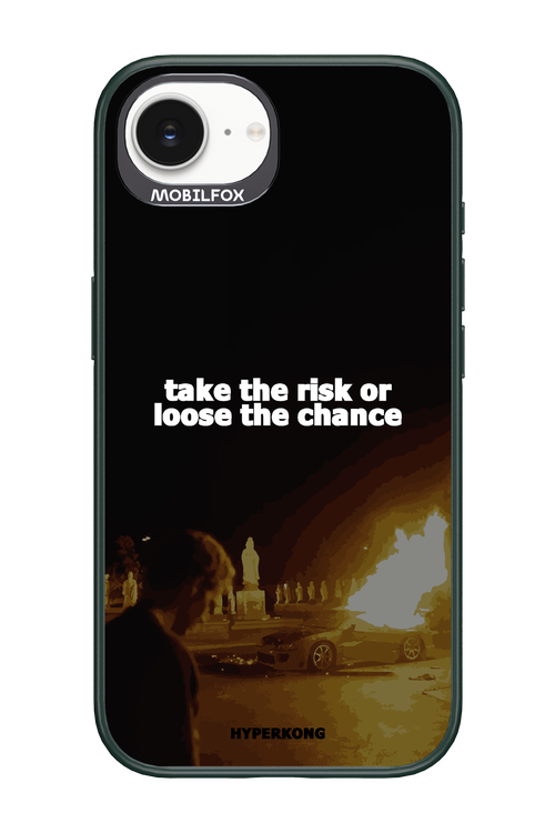 RISK - Apple iPhone 16e