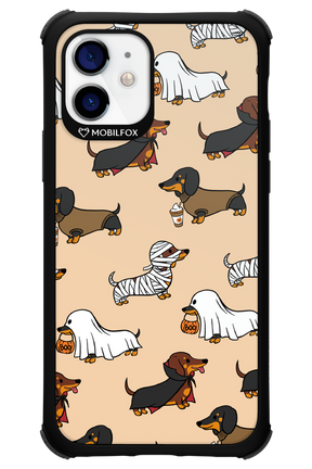 Scary Dachshund - Apple iPhone 12