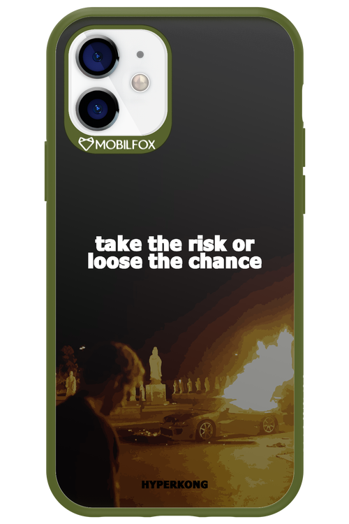 RISK - Apple iPhone 12