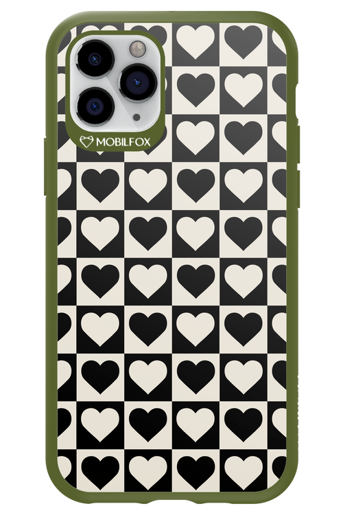 Checkered Heart - Apple iPhone 11 Pro