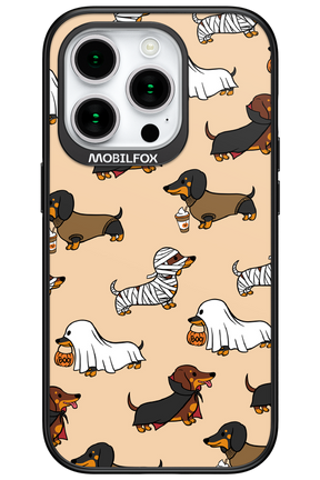 Scary Dachshund - Apple iPhone 15 Pro