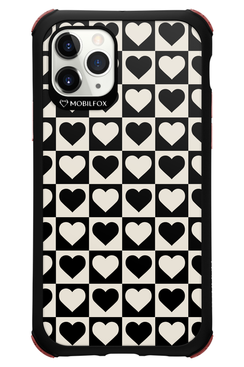 Checkered Heart - Apple iPhone 11 Pro