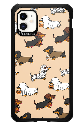 Scary Dachshund - Apple iPhone 11